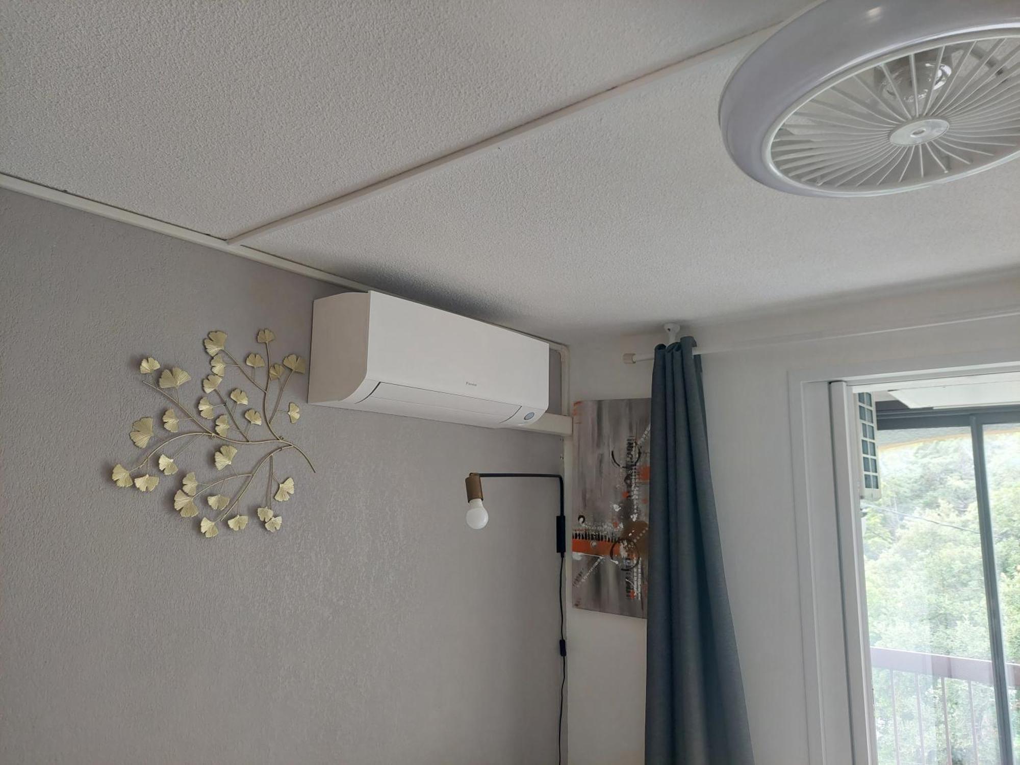 Studio Cabine Climatise 800 M De La Plage Et Des Commerces Bormes-les-Mimosas Buitenkant foto